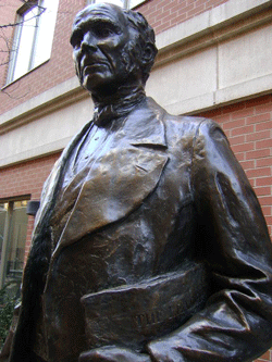 Statue-of-James-Beaty-closeup